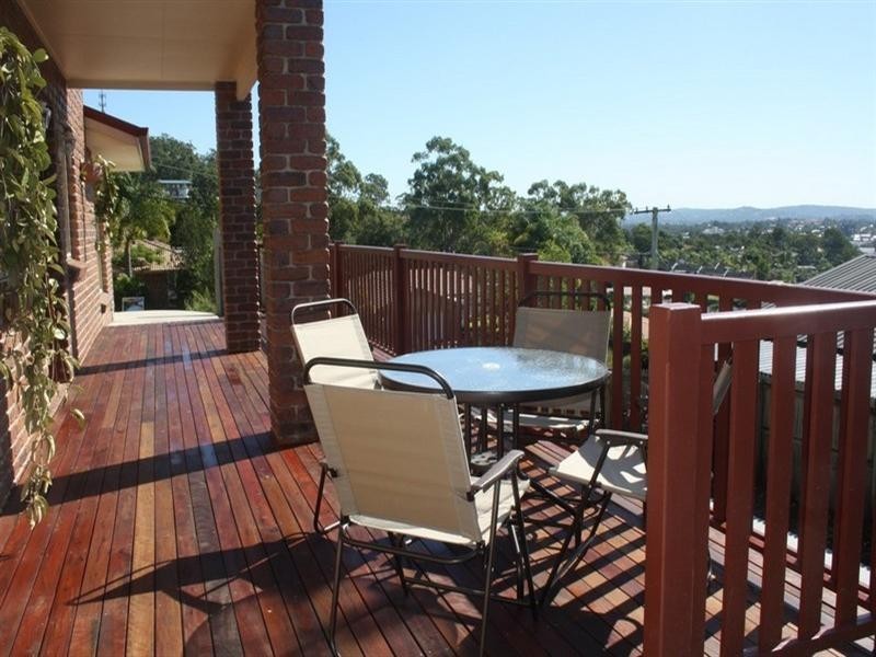 44 Ben Lexcen Court, Mount Warren Park QLD 4207