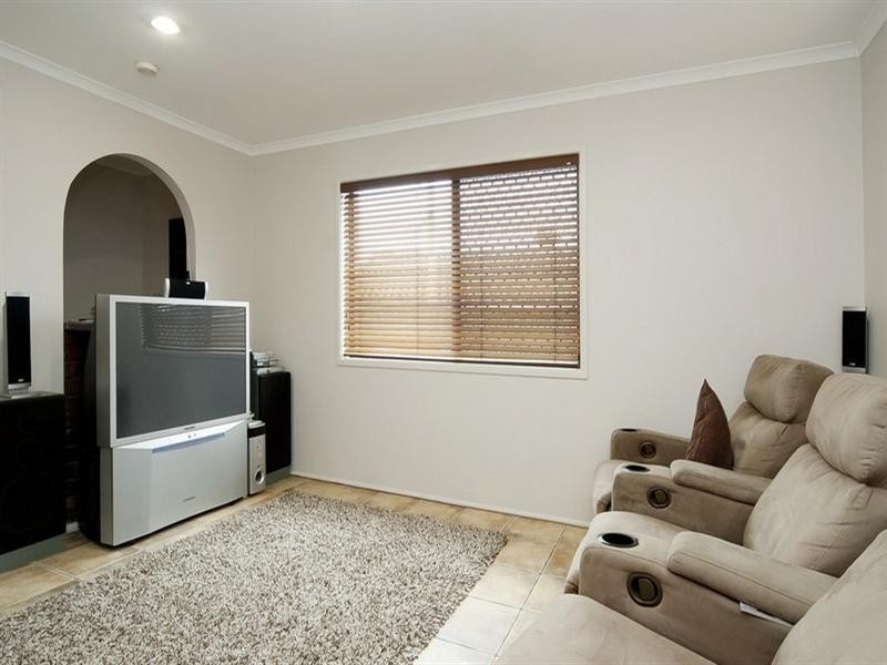 23 Petringa Crescent, Springwood QLD 4127