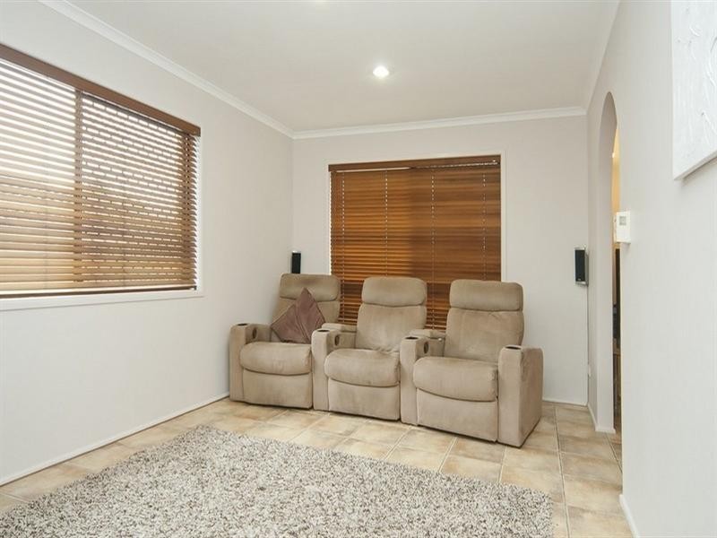 23 Petringa Crescent, Springwood QLD 4127