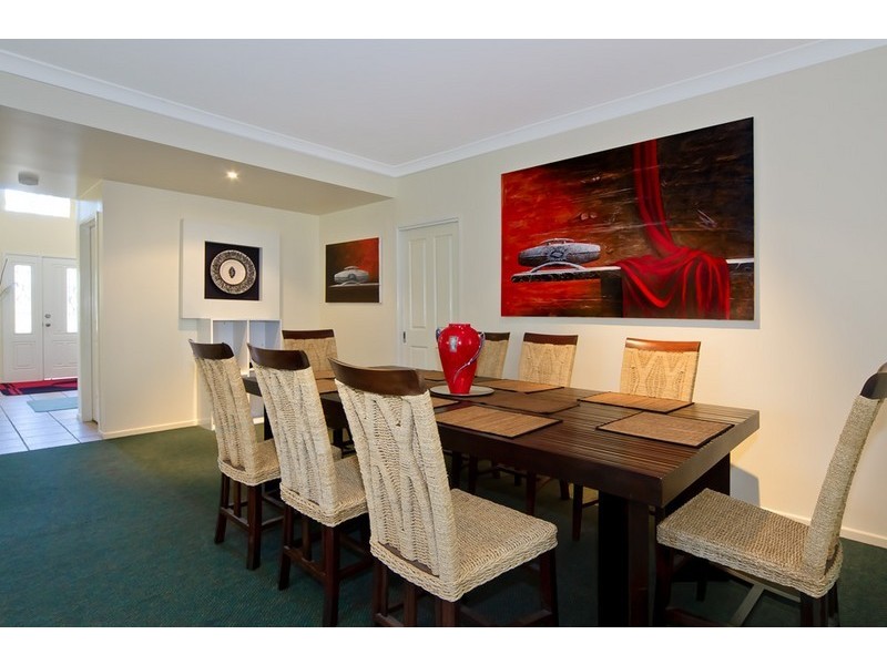 39 Tingi Avenue, Tanah Merah QLD 4128