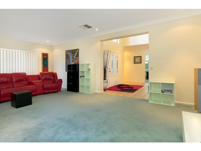 39 Tingi Avenue, Tanah Merah QLD 4128