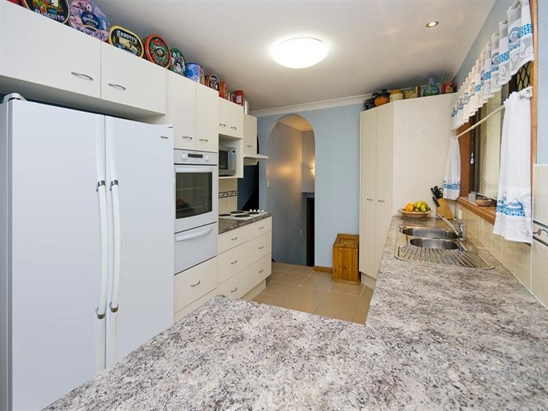 25 Shoalhaven Avenue, Springwood QLD 4127