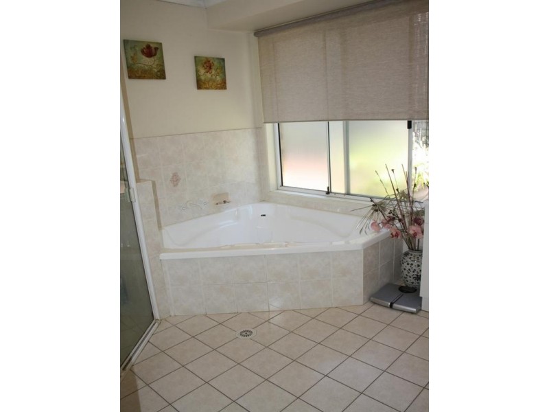 5 Trusan Place, Tanah Merah QLD 4128