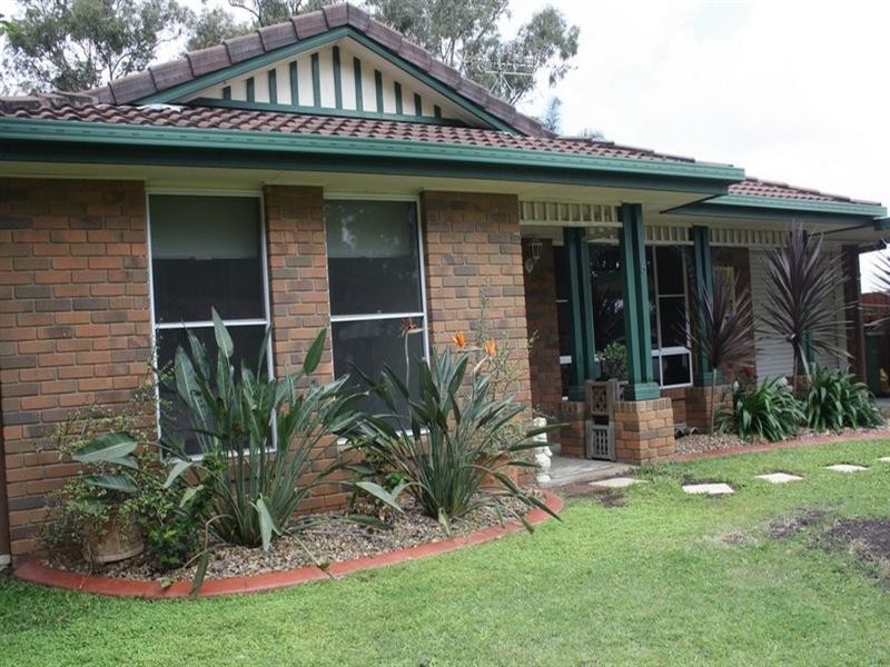 5 Trusan Place, Tanah Merah QLD 4128