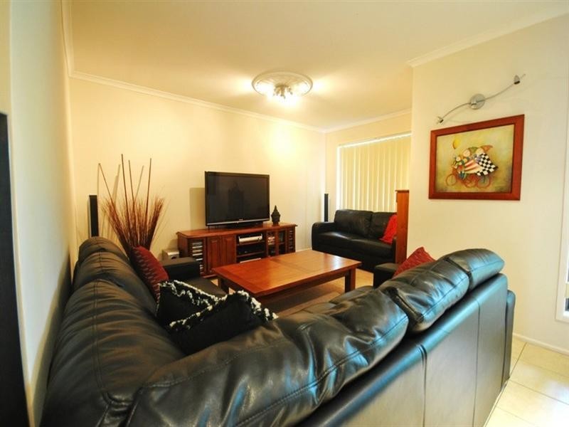 4 Quondare Court, Springwood QLD 4127