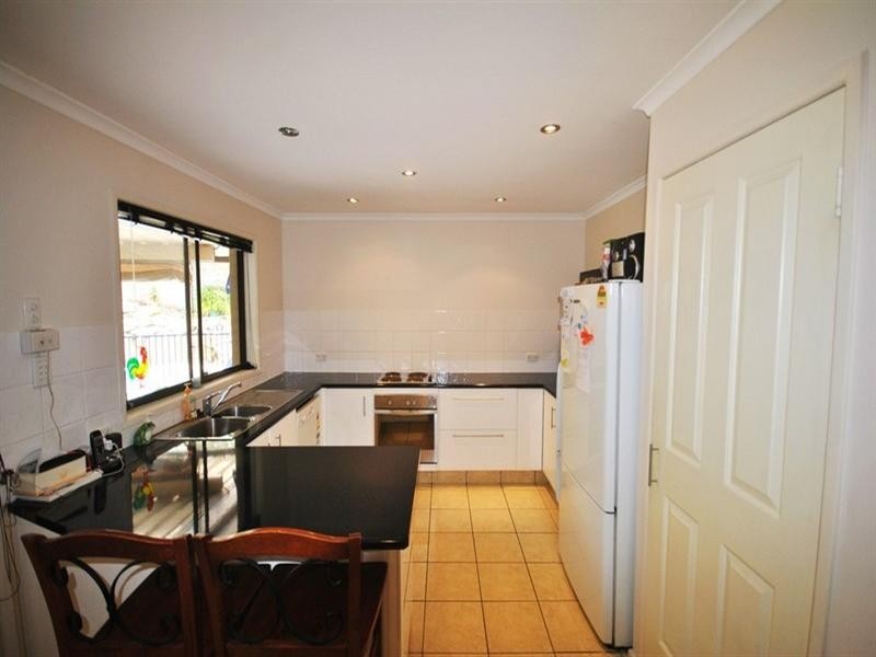 4 Quondare Court, Springwood QLD 4127