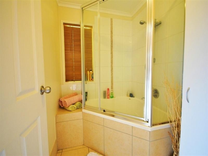 4 Quondare Court, Springwood QLD 4127