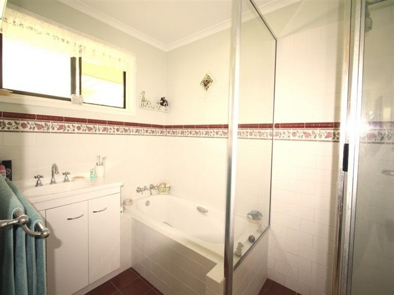 50 Raelene Terrace, Springwood QLD 4127