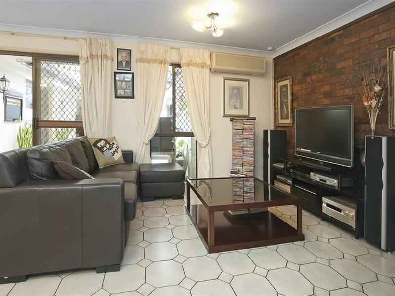 69 Dewar Drive, Loganholme QLD 4129