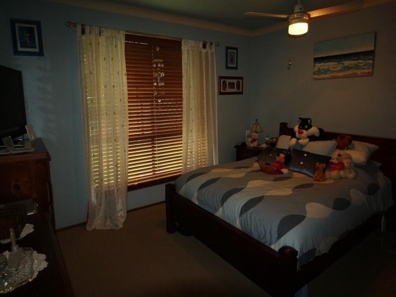 210 Upper Lyndale Street, Shailer Park QLD 4128