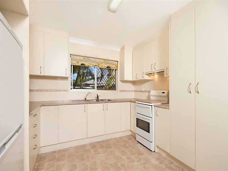 51 Lake Road, Slacks Creek QLD 4127