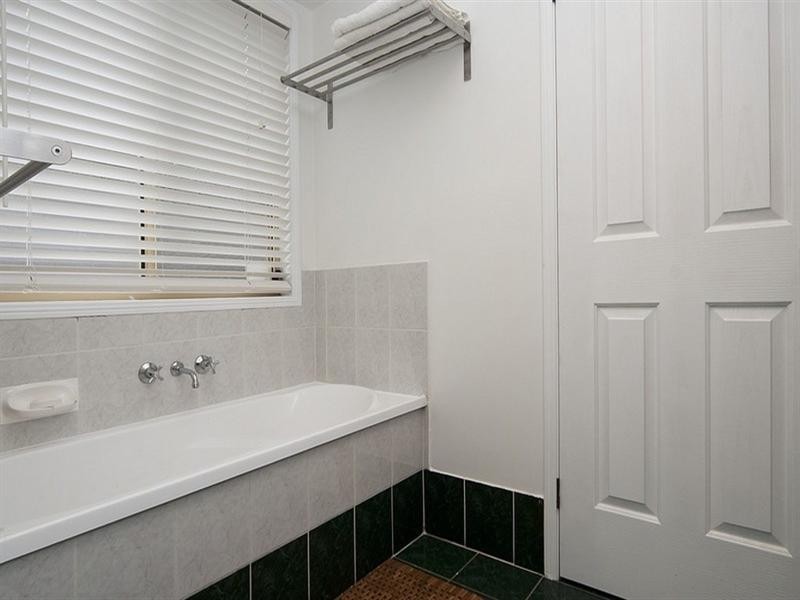 115 Pohon Drive, Tanah Merah QLD 4128