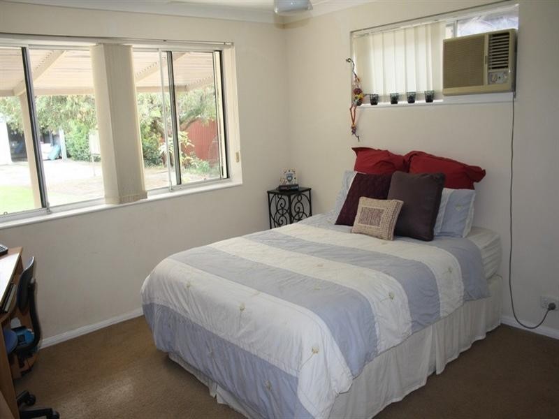 8 Sopwith Street, Loganholme QLD 4129