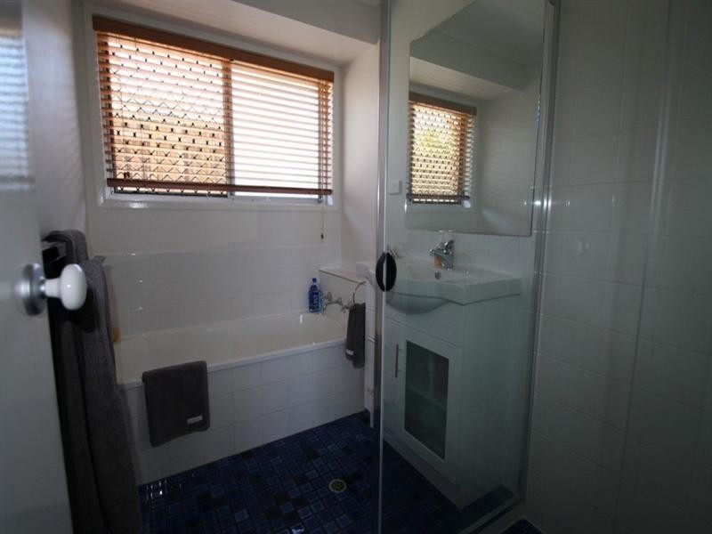 8 Curve Avenue, Loganholme QLD 4129