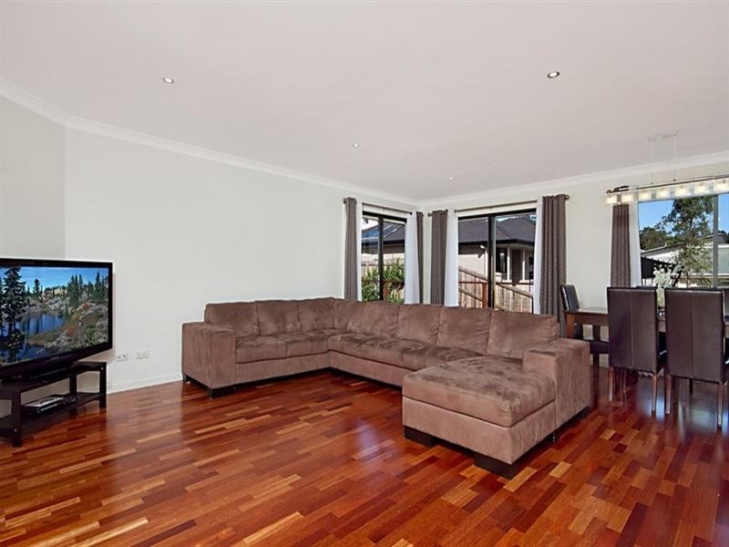 16 Benarkin Close, Waterford QLD 4133