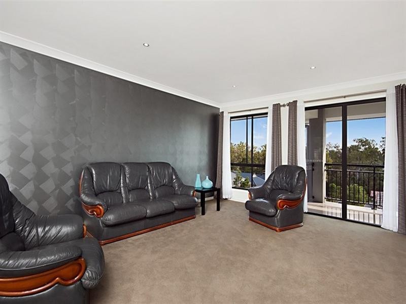 16 Benarkin Close, Waterford QLD 4133