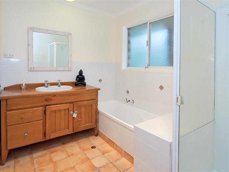 30-32 Nandala Drive, Tanah Merah QLD 4128