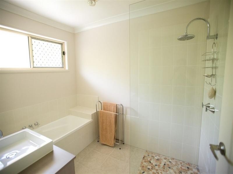 16 Leawarra Drive, Loganholme QLD 4129