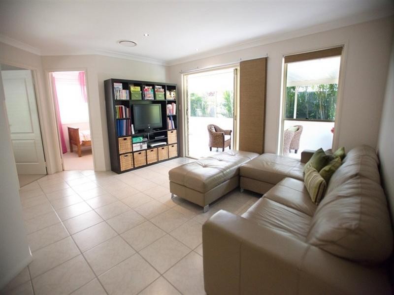 16 Leawarra Drive, Loganholme QLD 4129