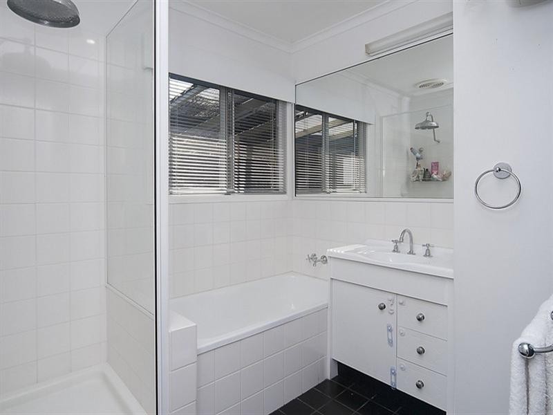 6 Hampton Street, Loganholme QLD 4129