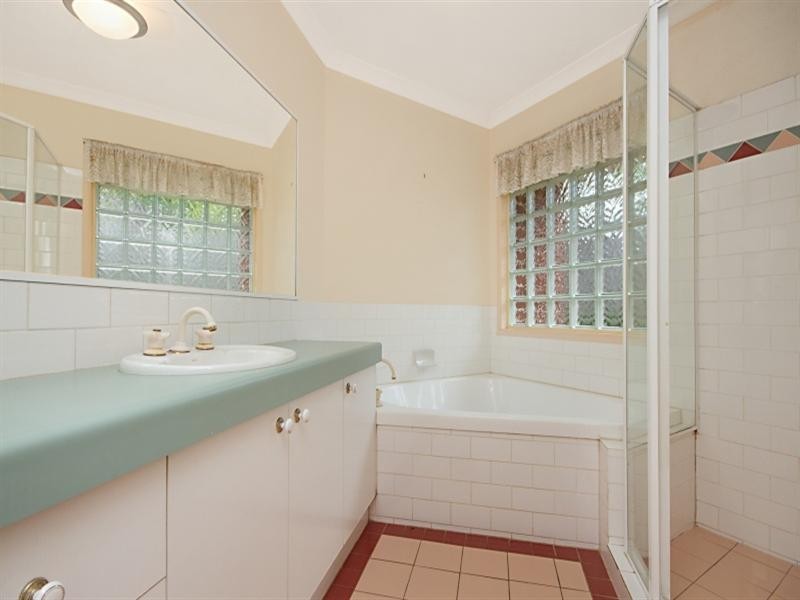 24 Littlejohn Street, Daisy Hill QLD 4127