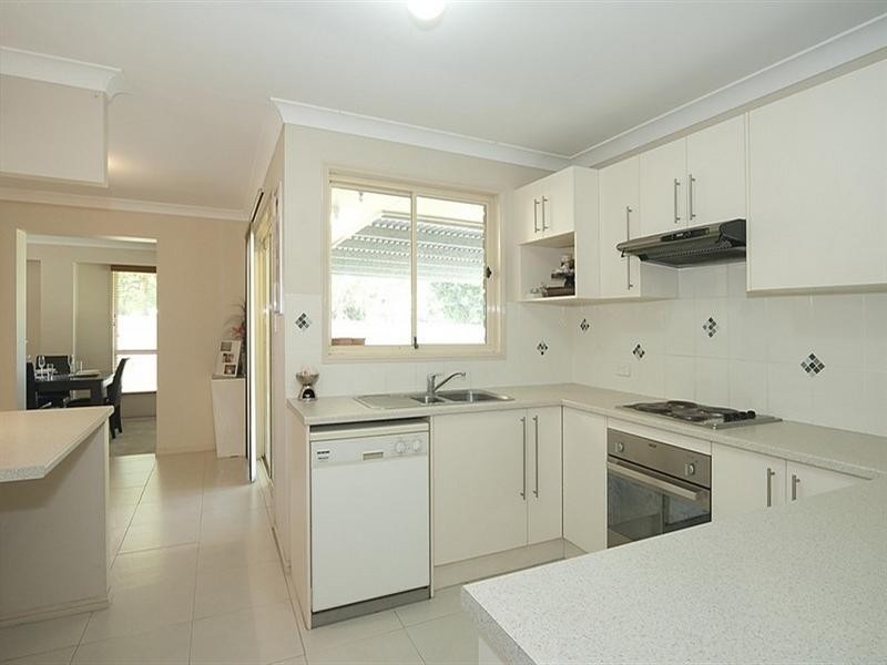 10 Sabak Street, Tanah Merah QLD 4128