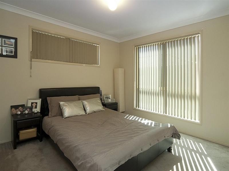 10 Sabak Street, Tanah Merah QLD 4128