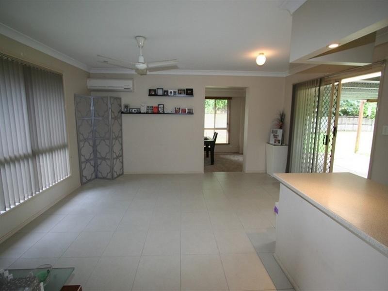 10 Sabak Street, Tanah Merah QLD 4128
