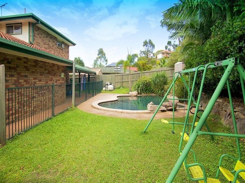 2 Trusan Place, Tanah Merah QLD 4128