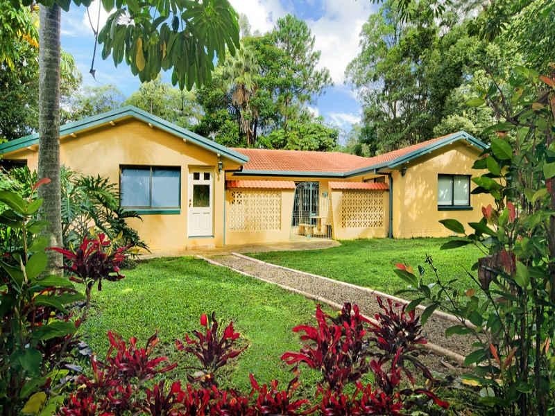 6 Plumbs Road, Tanah Merah QLD 4128