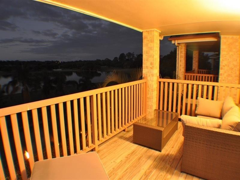 30/8 Peninsula Avenue, Cornubia QLD 4130