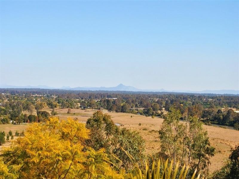 72 Pohon Drive, Tanah Merah QLD 4128