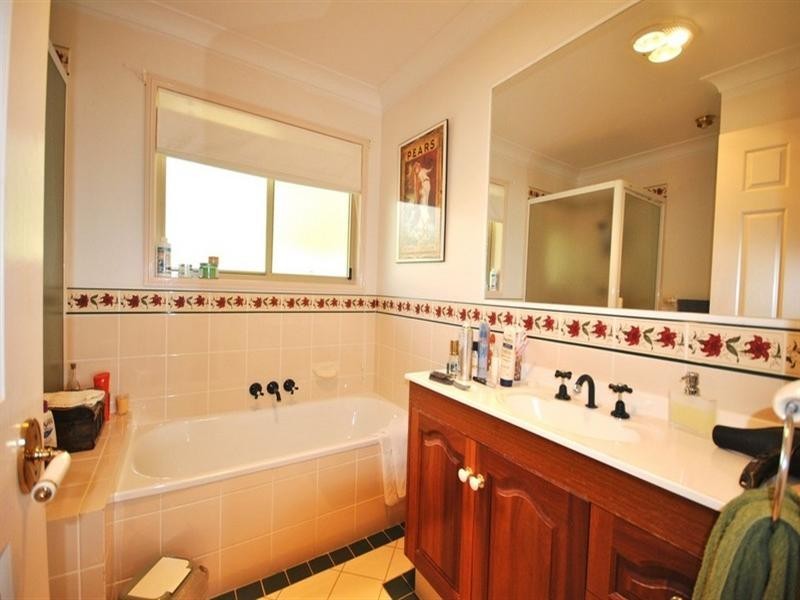 10 Brosnahan Court, Belivah QLD 4207