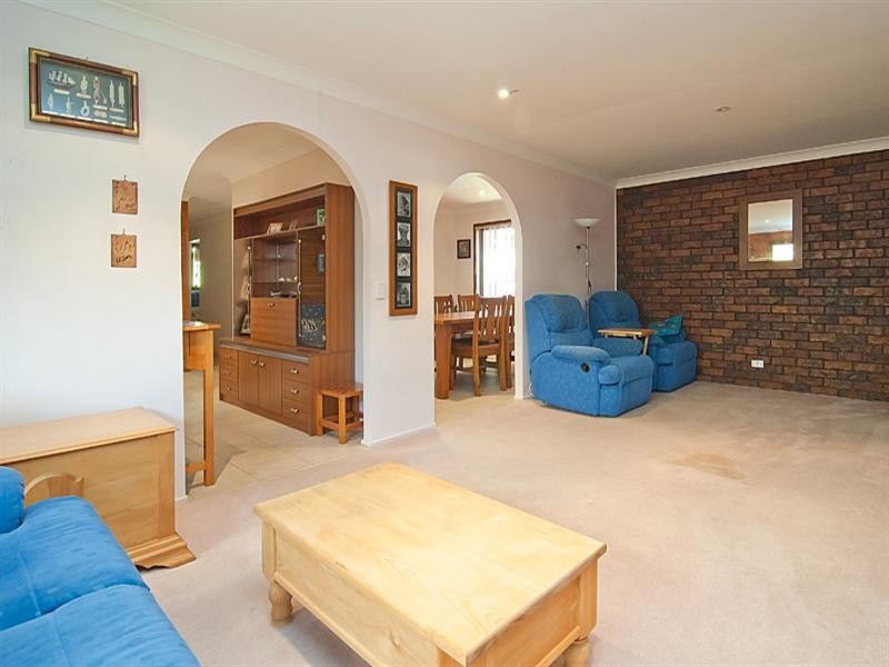 3 Jilbard Drive, Springwood QLD 4127