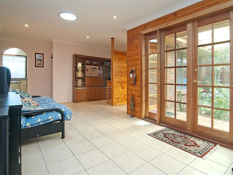 3 Jilbard Drive, Springwood QLD 4127