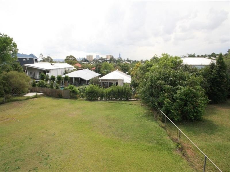 36 Power Street, Norman Park QLD 4170