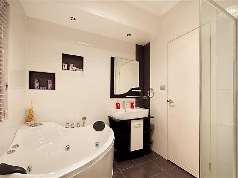 10 Mimi Court, Mount Warren Park QLD 4207