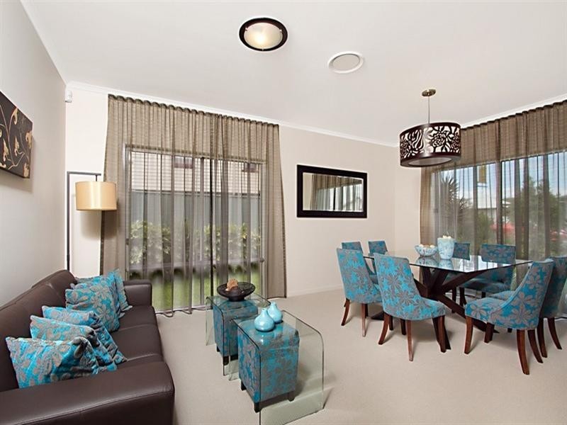 18 Dennis Vale Drive, Daisy Hill QLD 4127