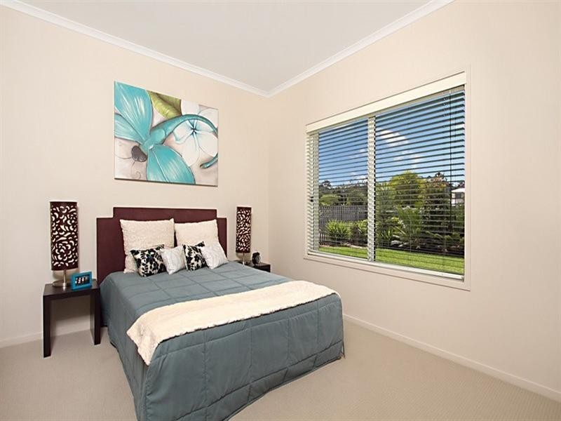 18 Dennis Vale Drive, Daisy Hill QLD 4127