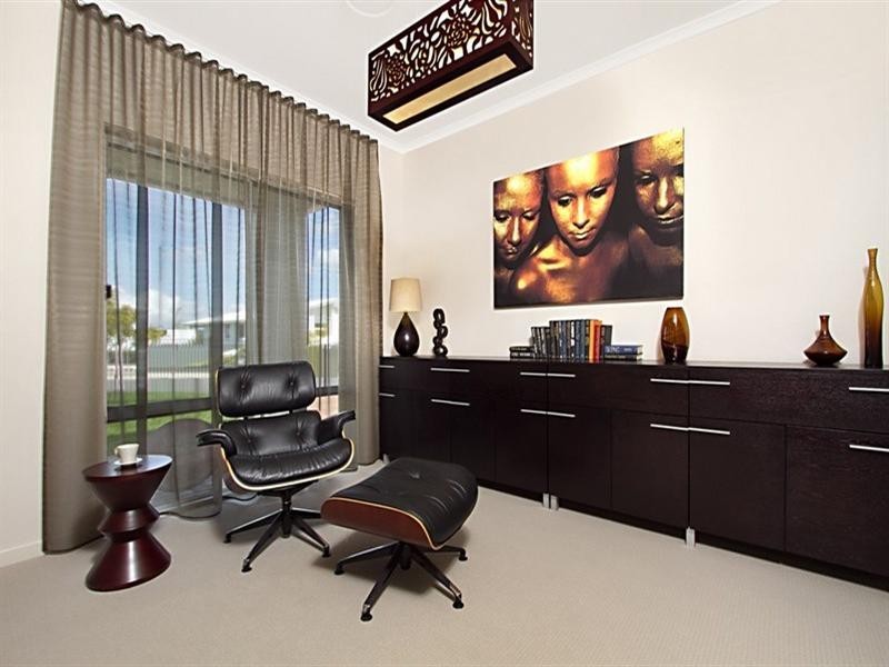 18 Dennis Vale Drive, Daisy Hill QLD 4127