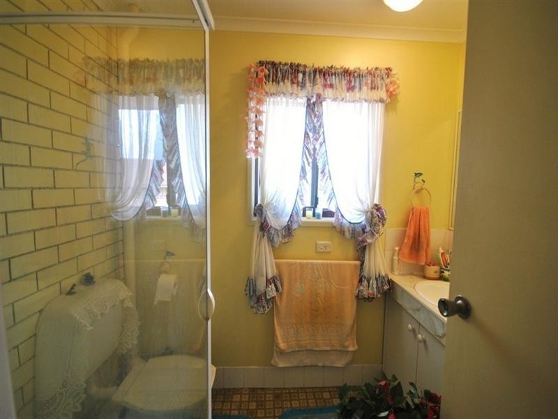 3/4 Cowper Avenue, Eagleby QLD 4207