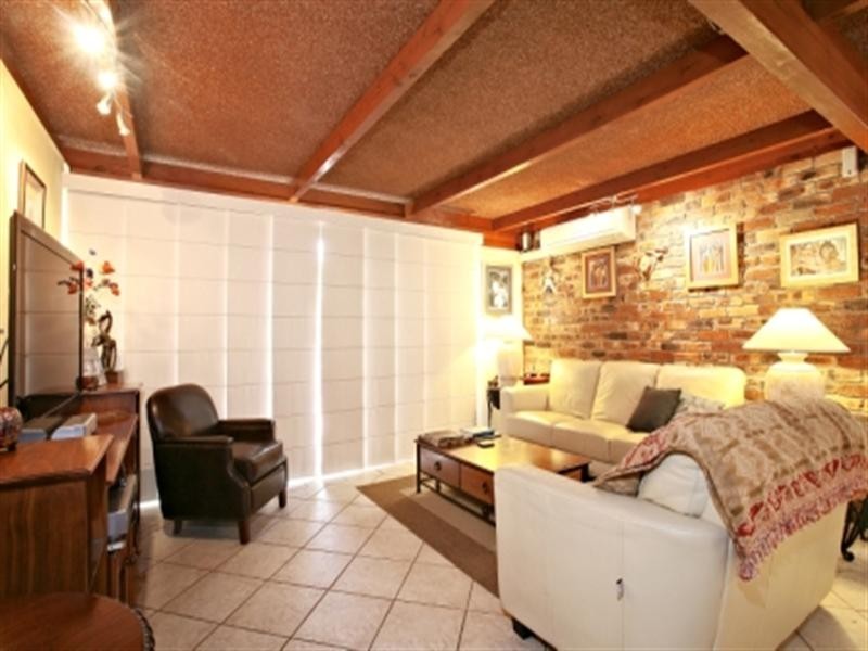 49 Dennis Road, Springwood QLD 4127