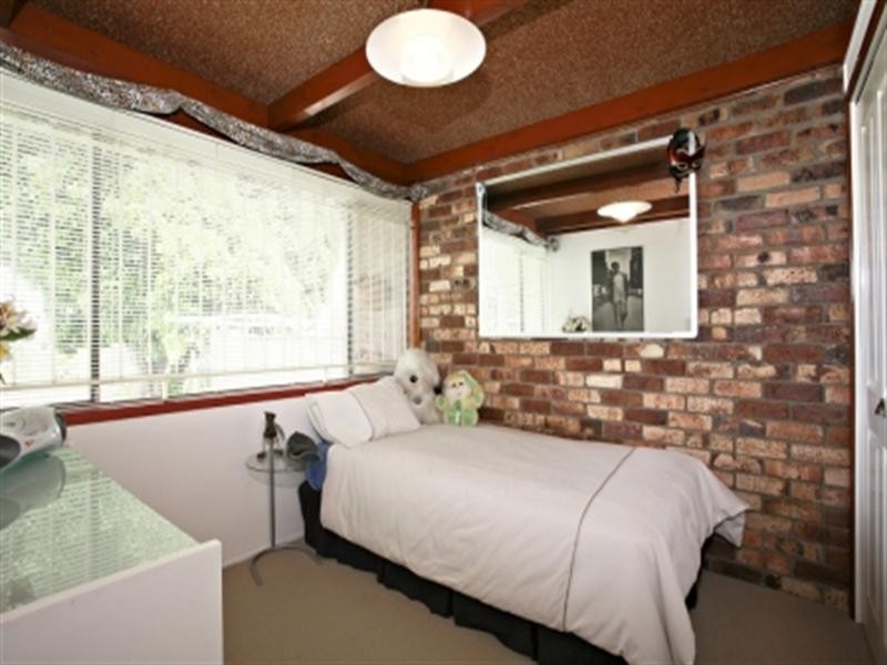 49 Dennis Road, Springwood QLD 4127