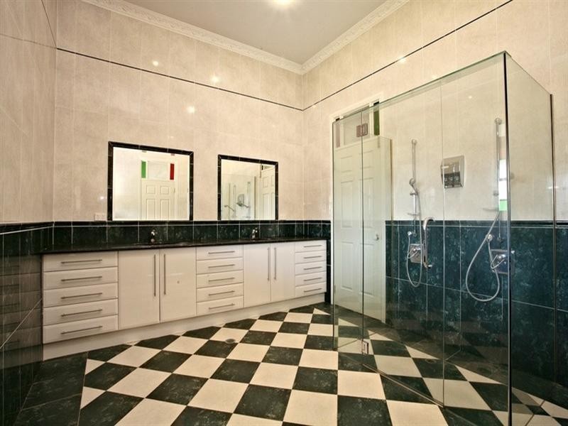 10-12 Atlantic Drive, Loganholme QLD 4129