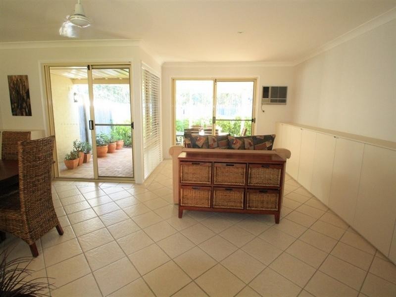 3/4 Michael Lynagh Drive, Daisy Hill QLD 4127