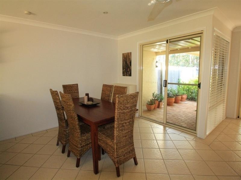 3/4 Michael Lynagh Drive, Daisy Hill QLD 4127