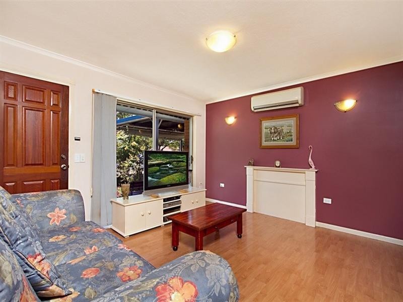 3 Lobelia Avenue, Daisy Hill QLD 4127