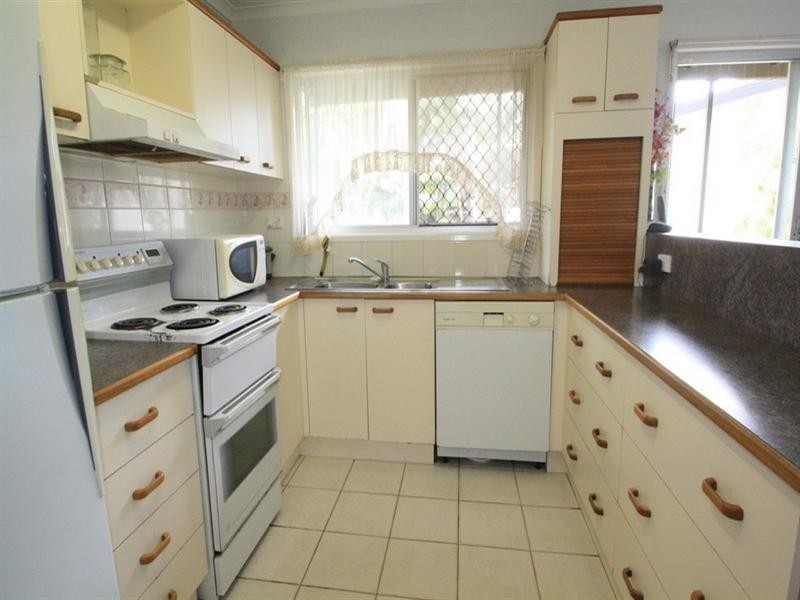 50 Lobelia Avenue, Daisy Hill QLD 4127