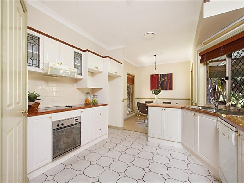 9 Oppermann Court, Meadowbrook QLD 4131