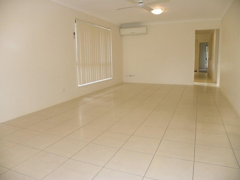15 Carnarvon Crescent, Waterford QLD 4133